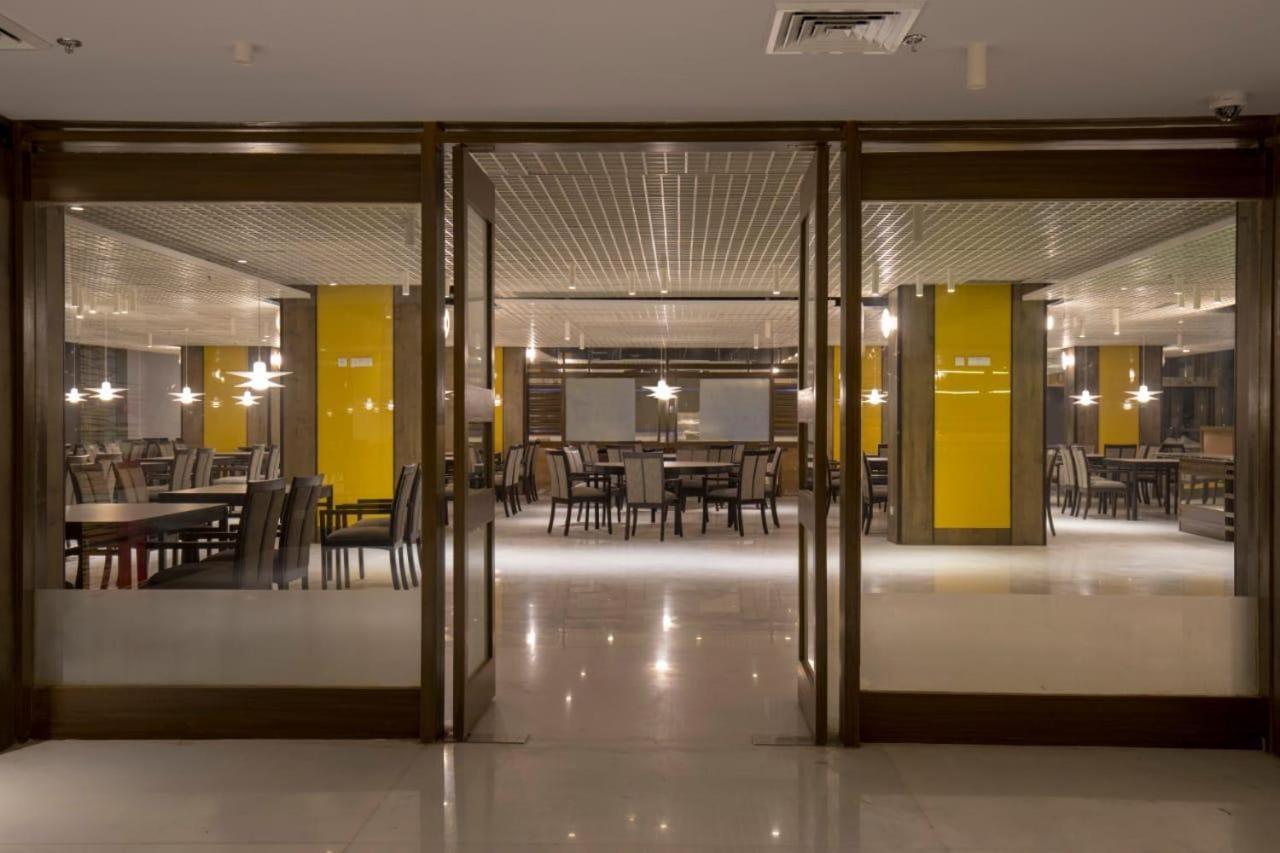 Hotel Zone By The Park Calcutta Extérieur photo